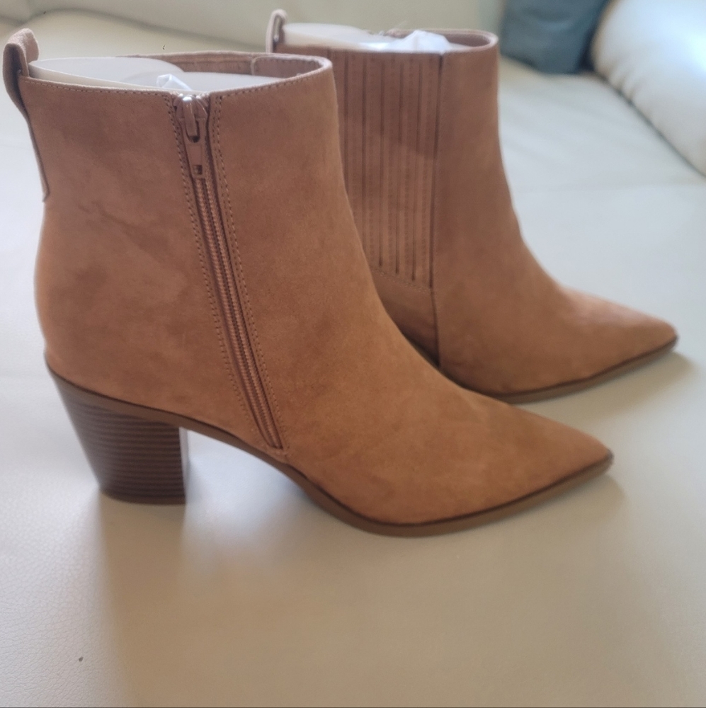 Tan boots size 9.5